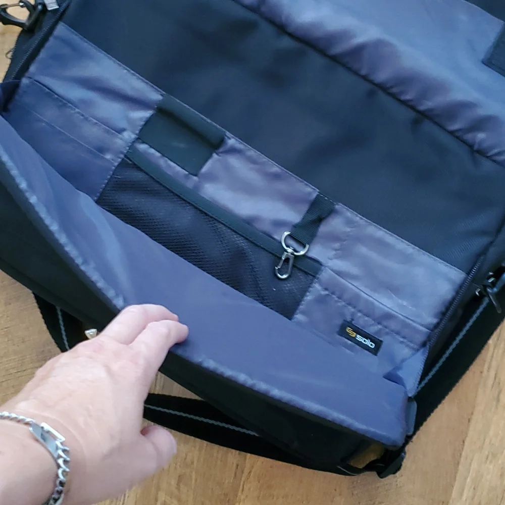 Solo Black Padded Laptop‎ Computer Messenger Bag